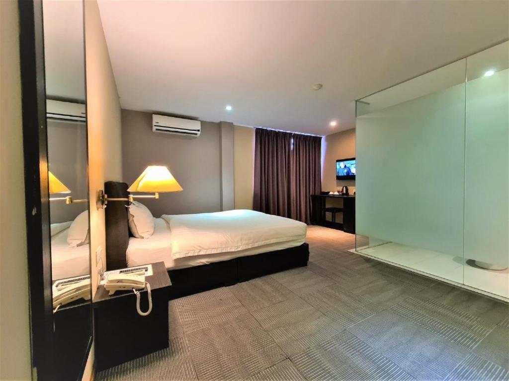 Merdeka Hotel קלואנג מראה חיצוני תמונה