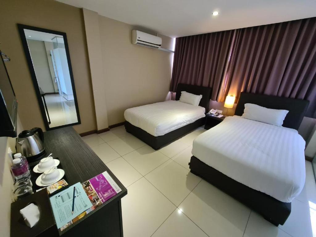Merdeka Hotel קלואנג מראה חיצוני תמונה