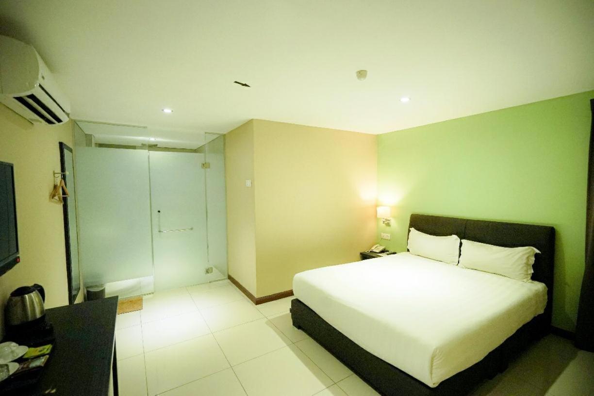 Merdeka Hotel קלואנג מראה חיצוני תמונה