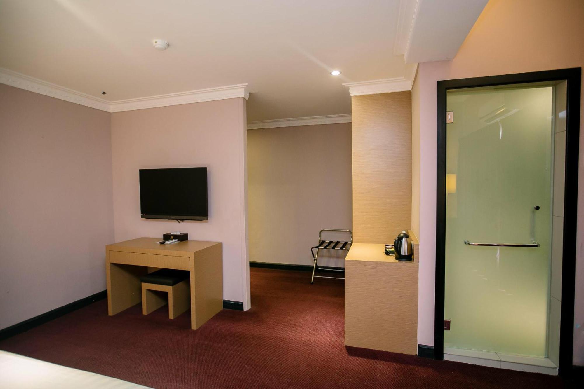Merdeka Hotel קלואנג מראה חיצוני תמונה