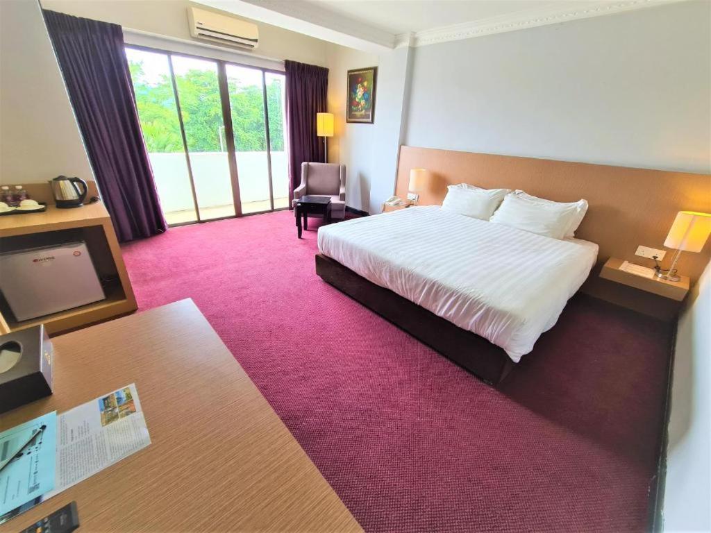 Merdeka Hotel קלואנג מראה חיצוני תמונה